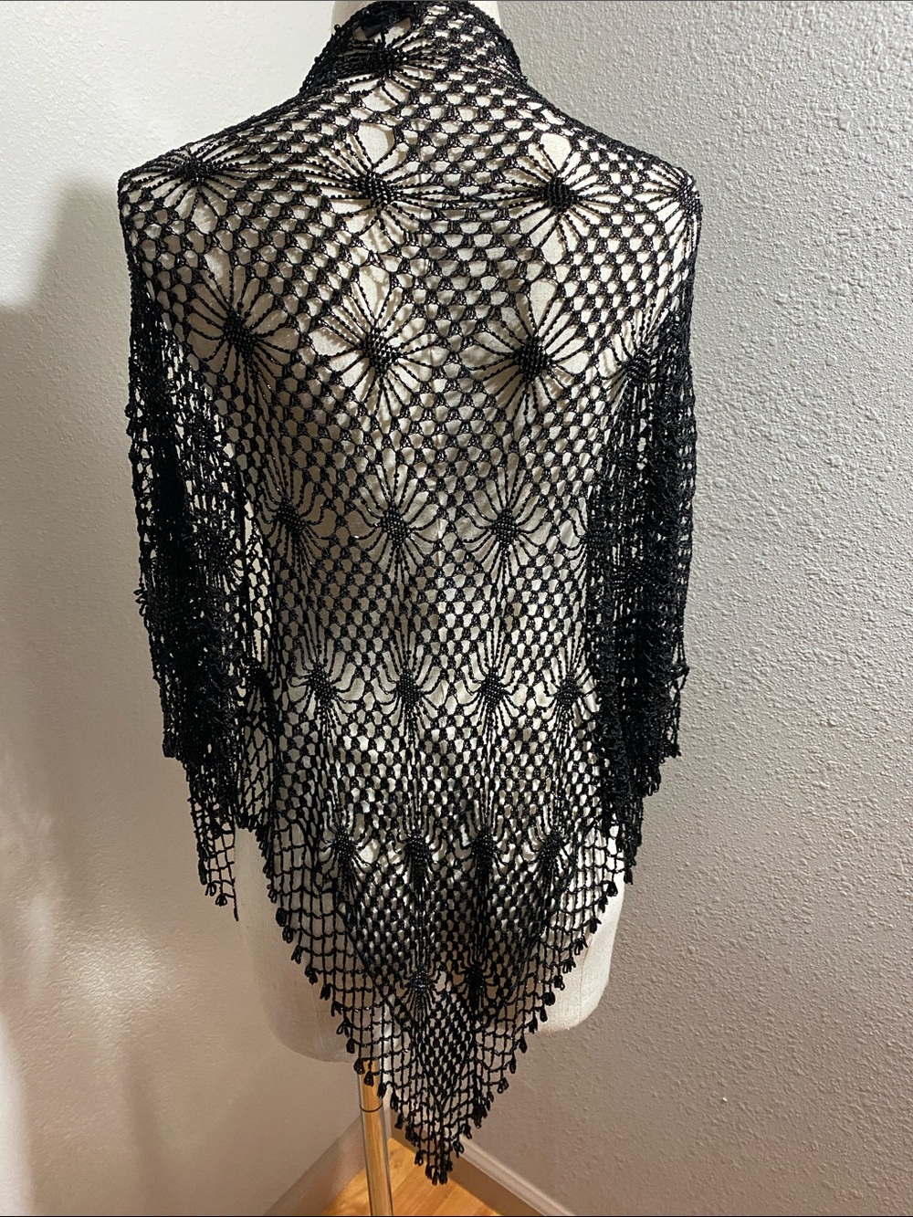 Gorgeous vintage shawl. Made of beads, and crochet.. Beautiful print.